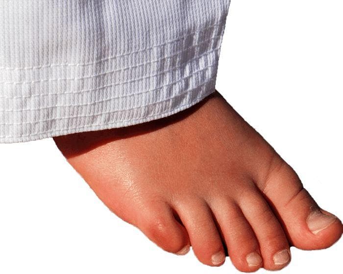 Dobok Taekwondo Protec Inspire cuello blanco bordado en espalda