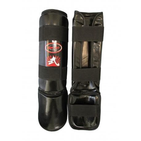 Espinilleras con empeine IRON FIST.