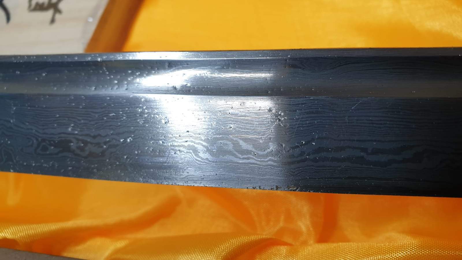 Katana Acero de Damasco  con funda, caja, 2 tsubas y kit de limpieza