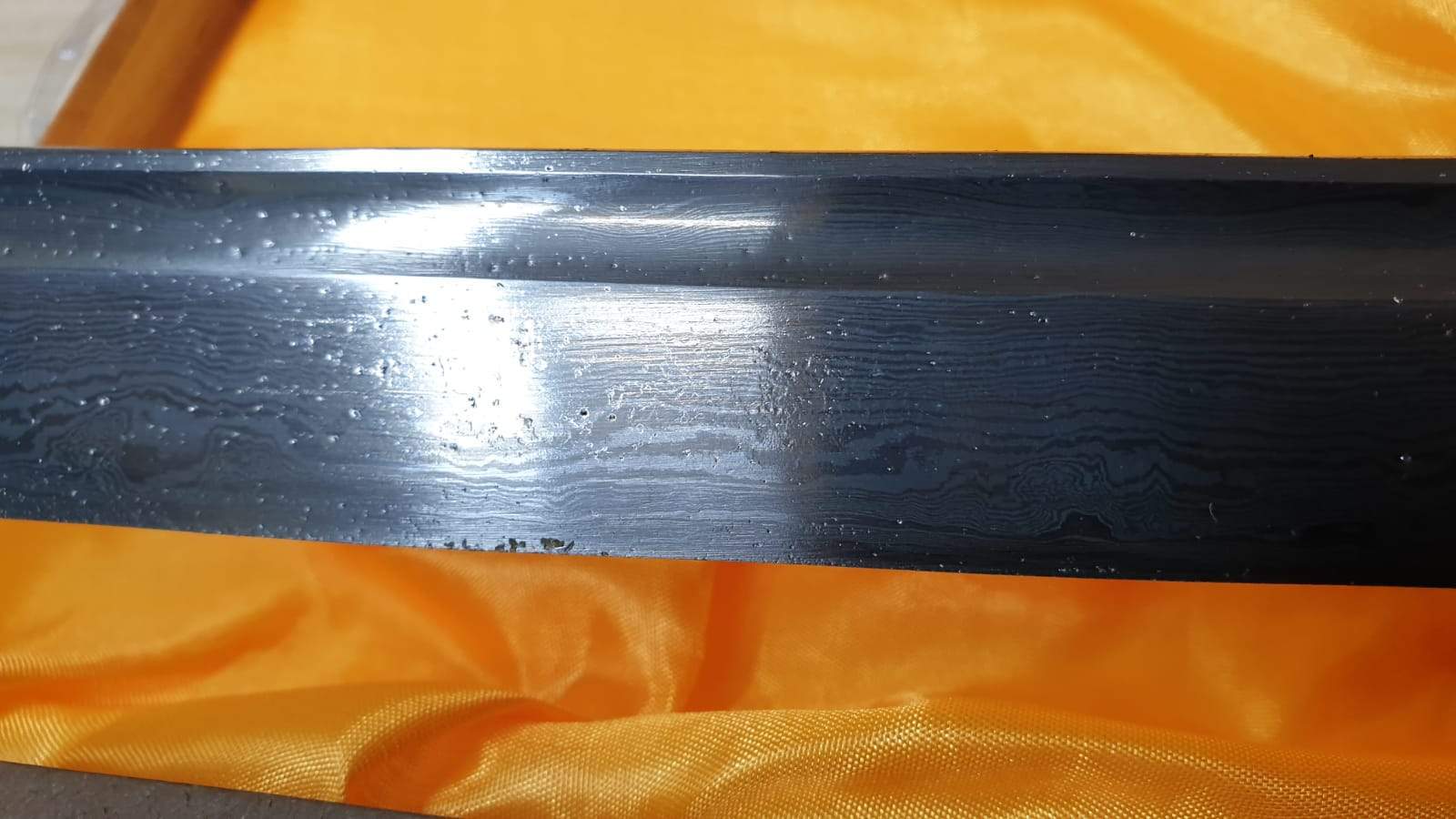 Katana Acero de Damasco  con funda, caja, 2 tsubas y kit de limpieza